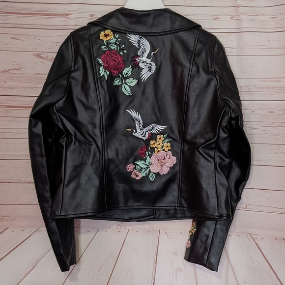 🆕SALE Torrid Embroidered Floral Crane Moto Jacket - Picture 2 of 8